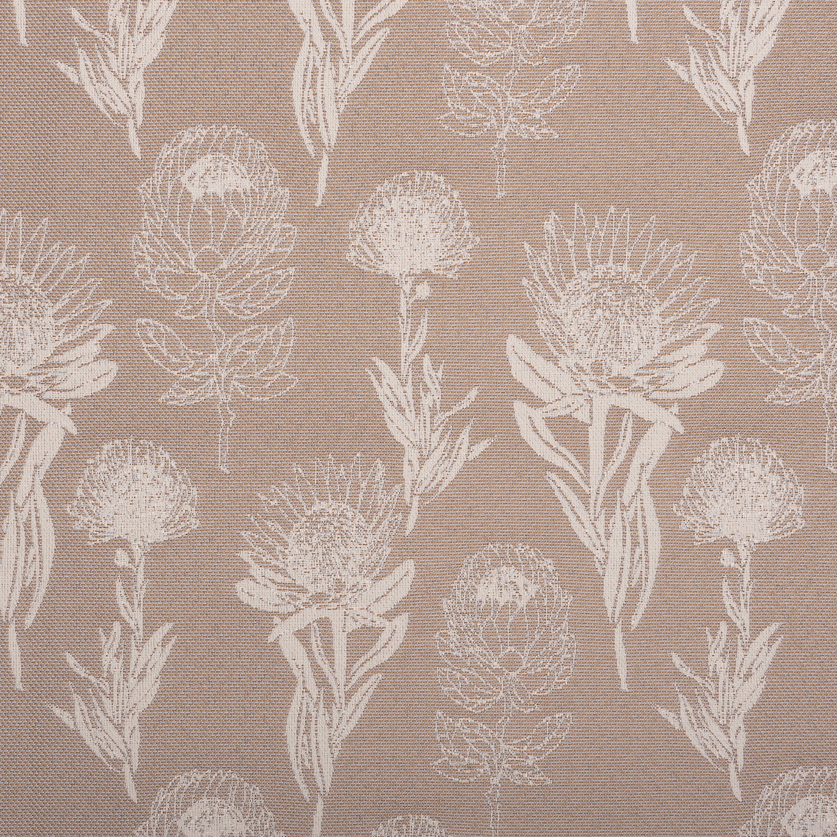 With a dusty neutral hue and classic Cape Floral design, Misty blends into minimalist decor while offering water, fade, and stain resistance.