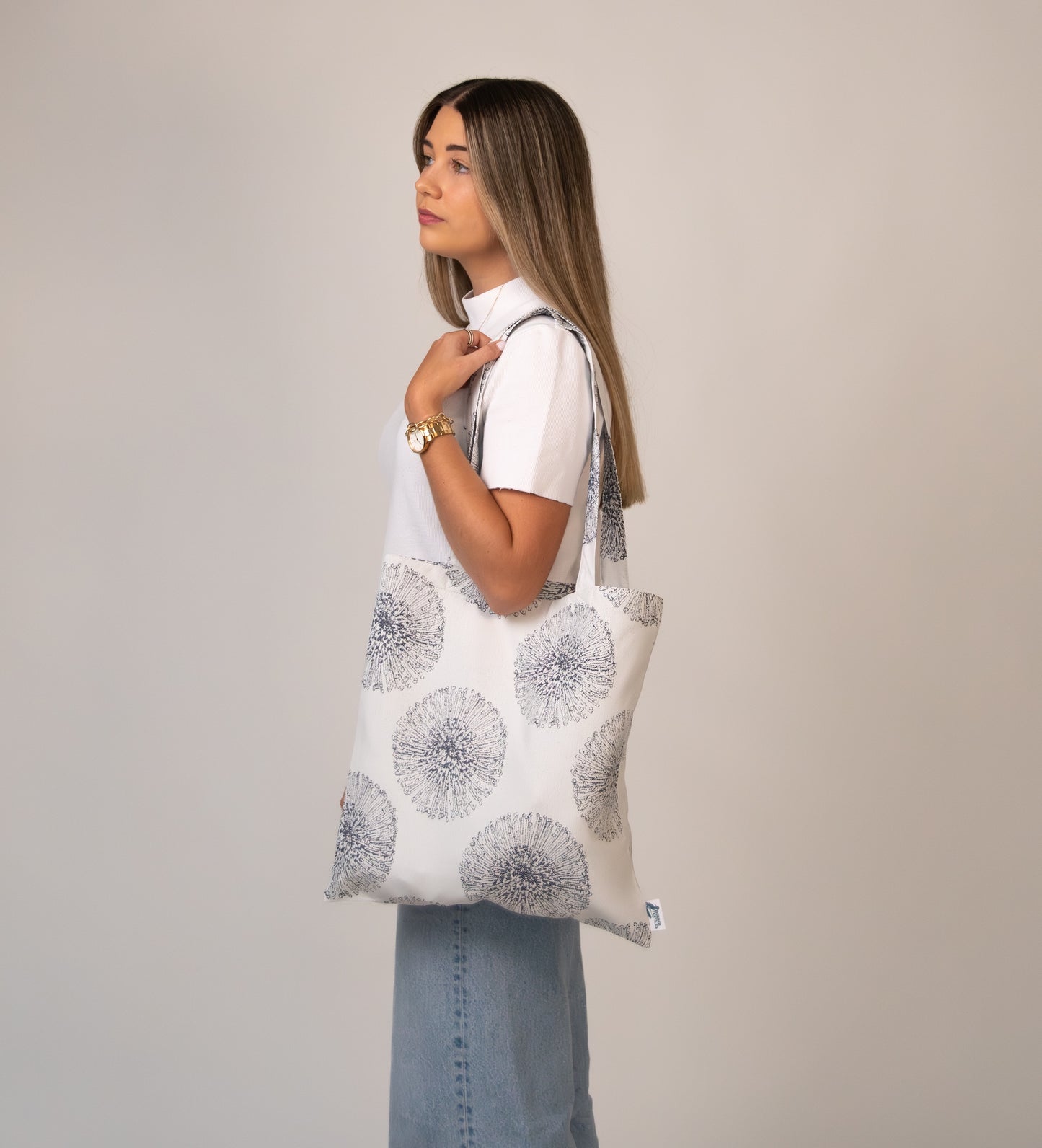 Pincushion Marine Tote